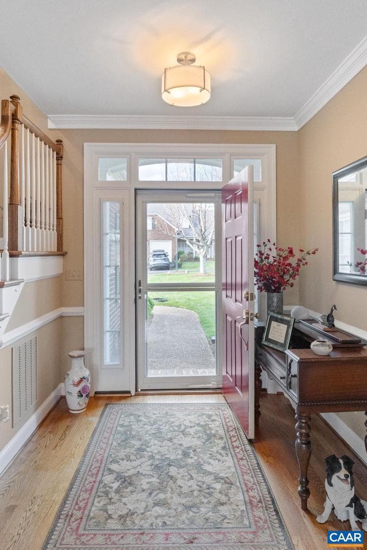 1563 Heathrow Ln photo 5