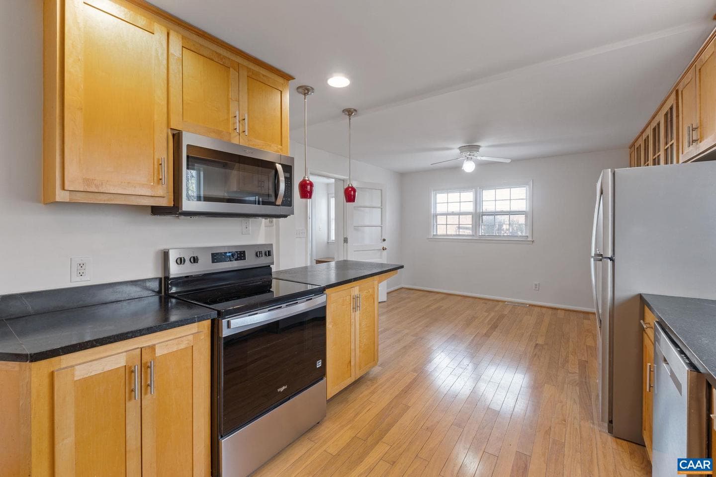617 Davis Ave photo 21