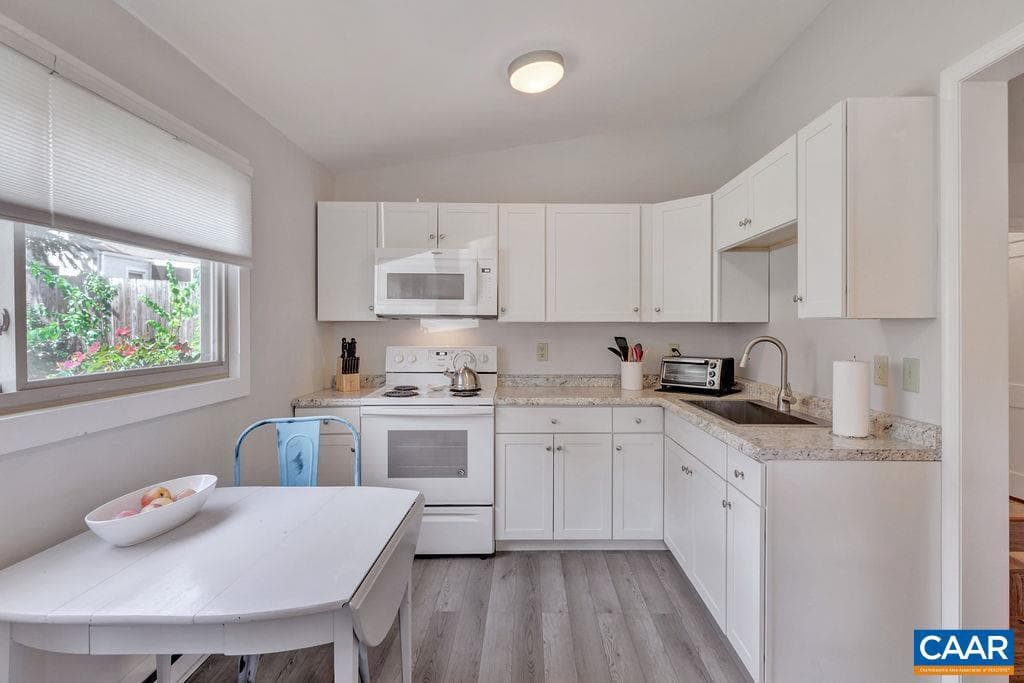 207 Douglas Ave photo 15
