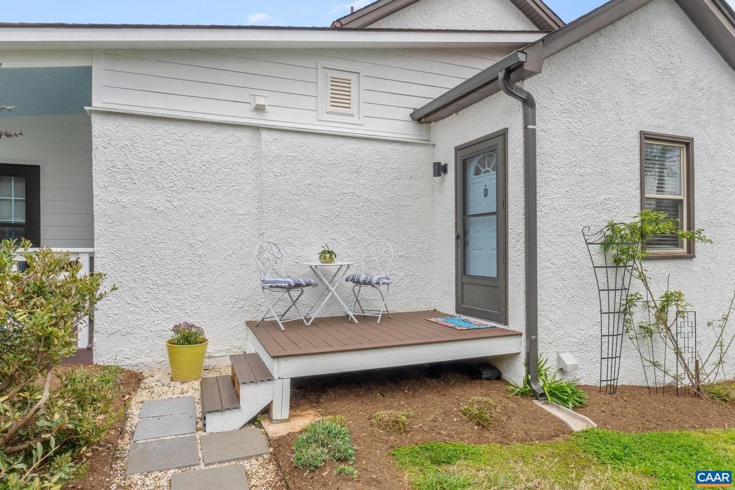 207 Douglas Ave photo 26