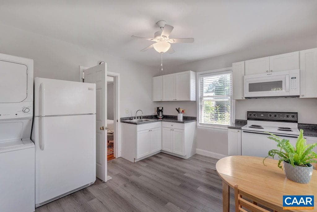 207 Douglas Ave photo 27