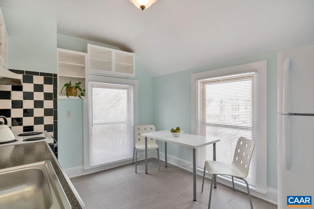 207 Douglas Ave photo 38