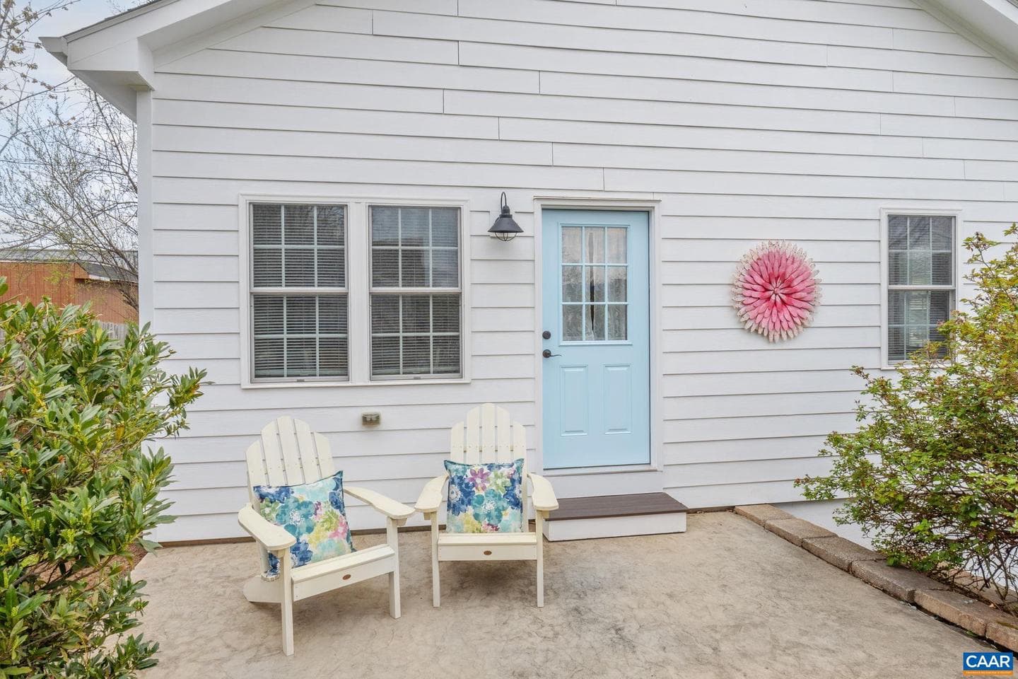 207 Douglas Ave photo 4