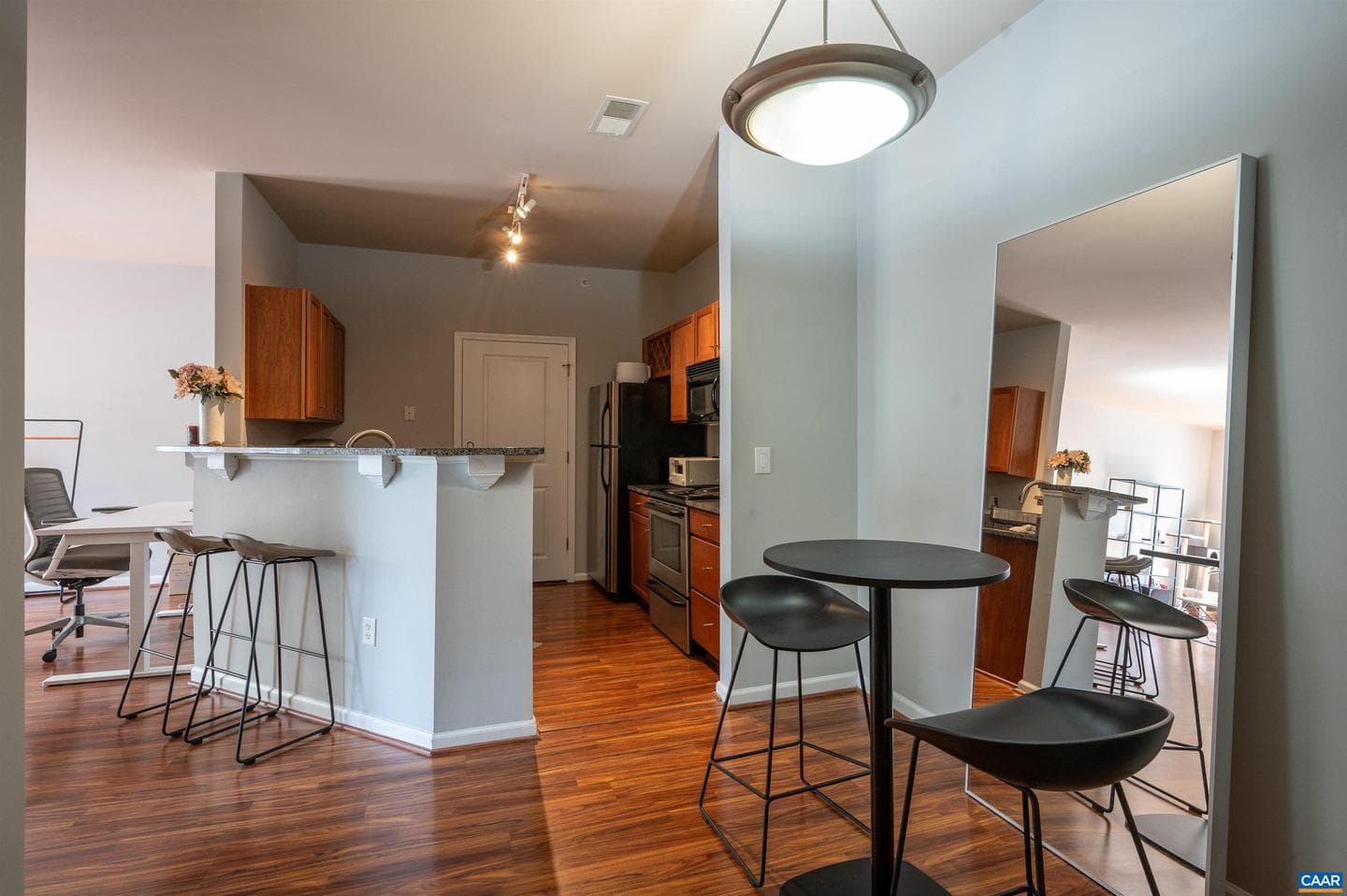 735 Walker Sq #2a photo 3