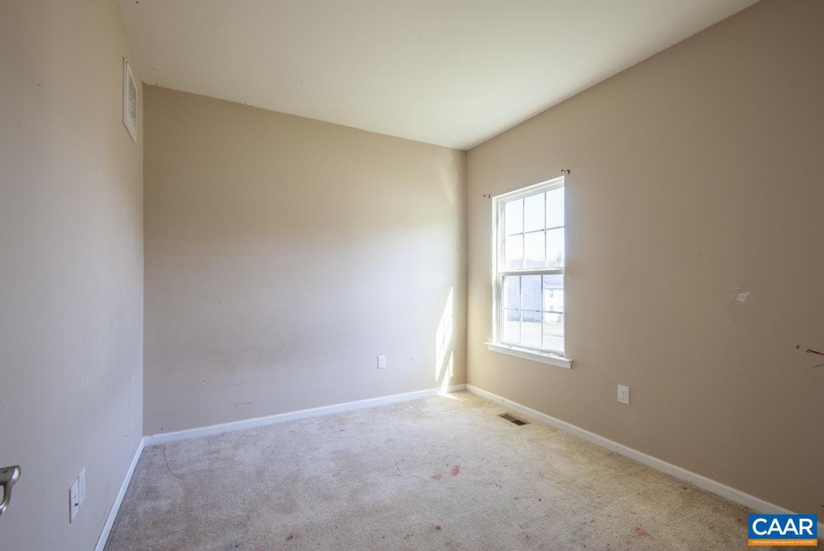 236 Brimfell St photo 23