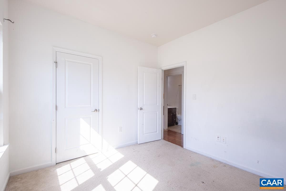 236 Brimfell St photo 25