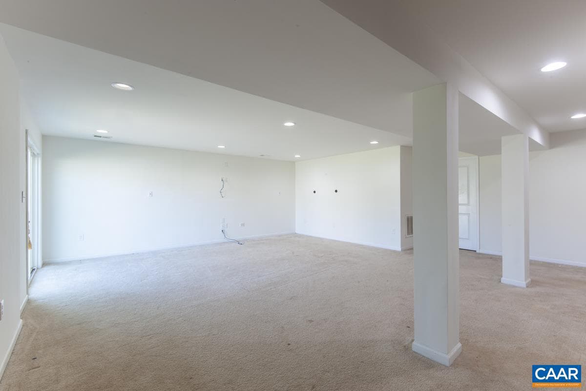 236 Brimfell St photo 28