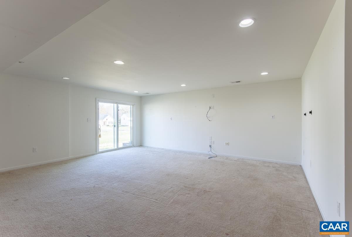 236 Brimfell St photo 30