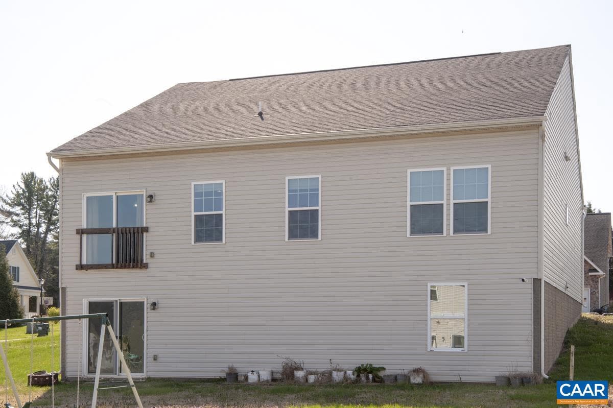236 Brimfell St photo 36