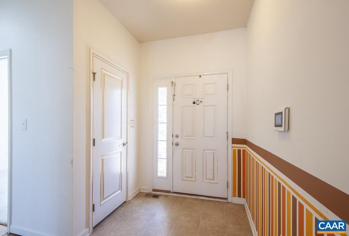 236 Brimfell St photo 6