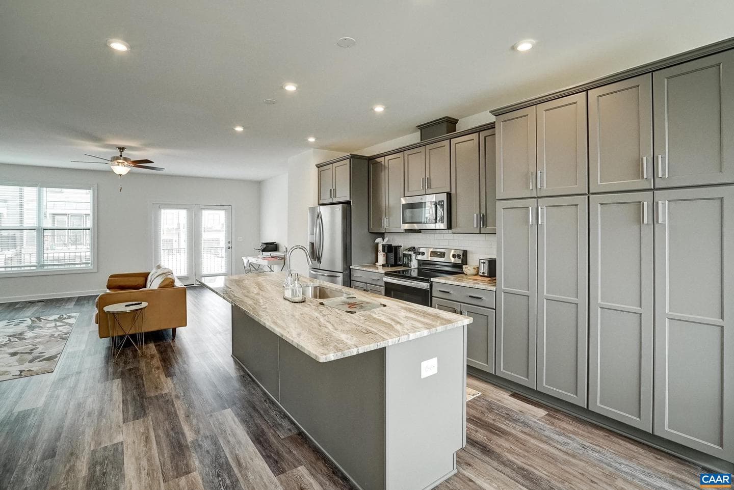 916 Orion Ln photo 11