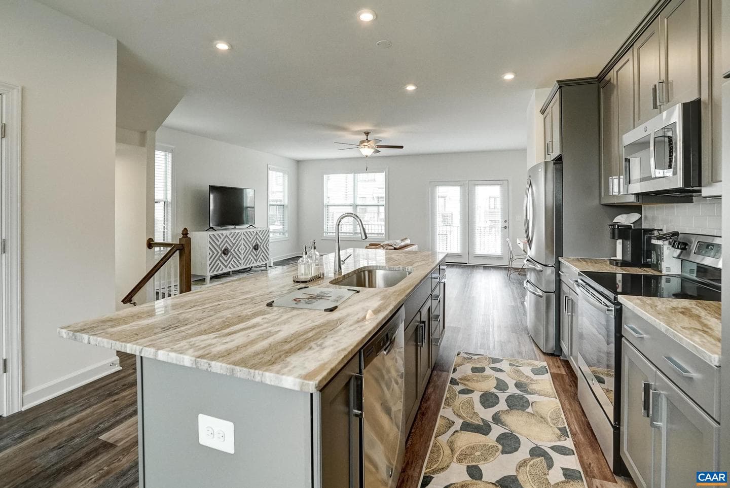 916 Orion Ln photo 14