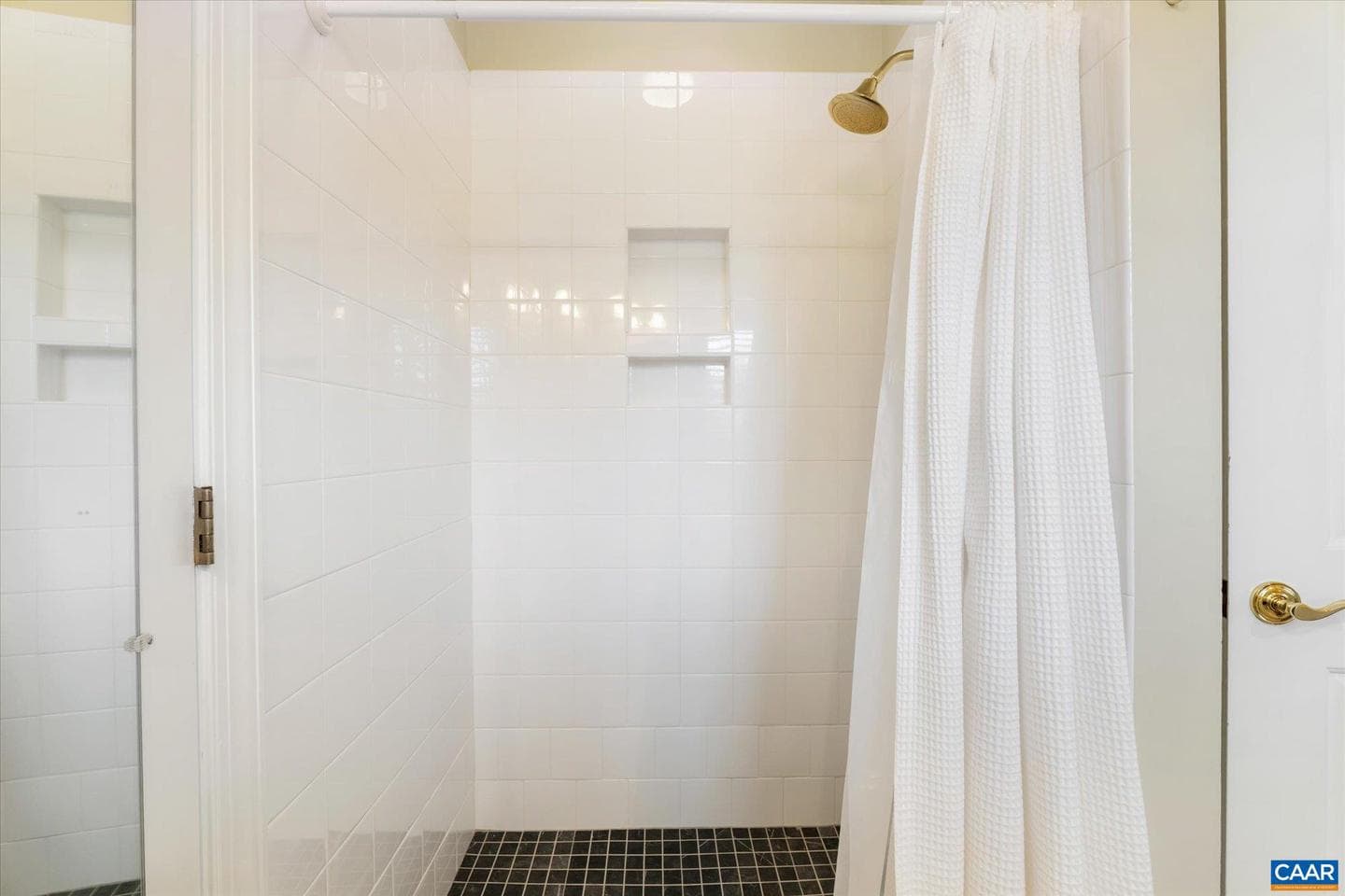 560 Dryden Pl photo 38