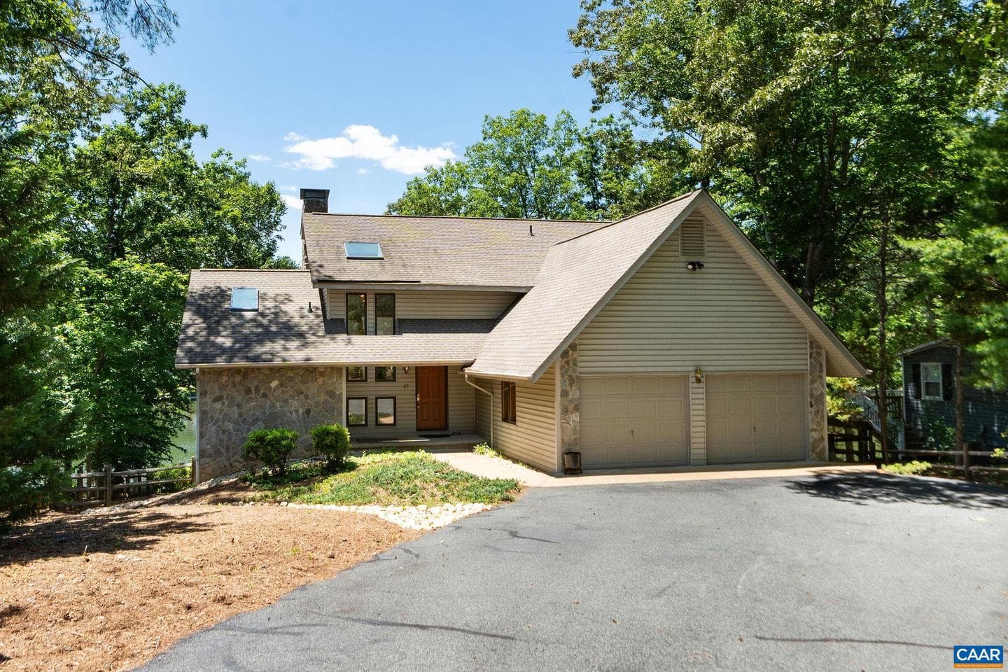 27 Ashlawn Blvd photo 5