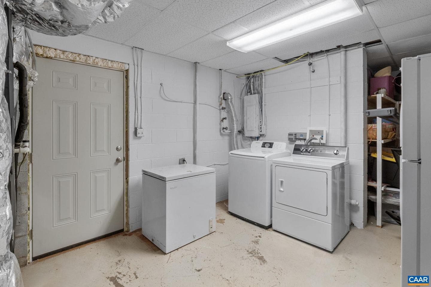 2720 Leeds Ln photo 32