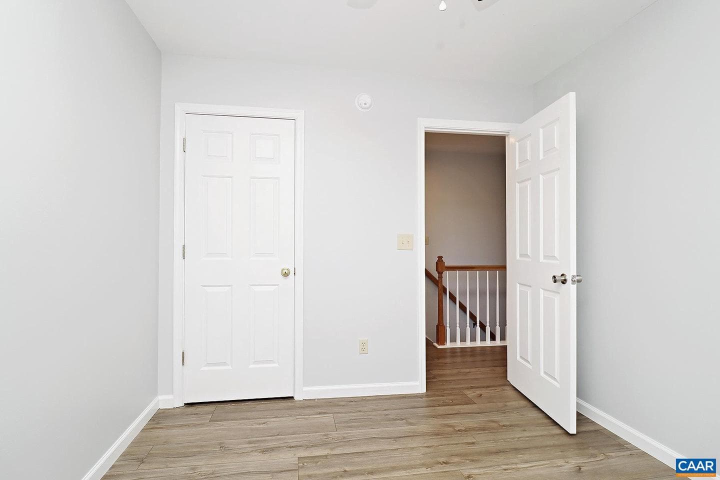 118 Hartford Ct photo 10