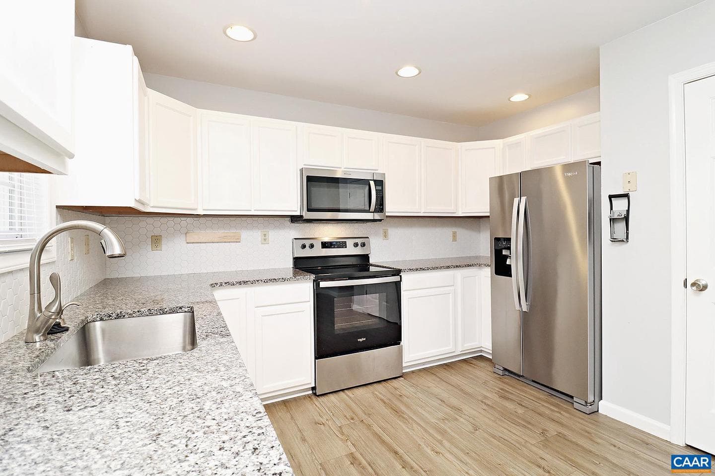 118 Hartford Ct photo 5