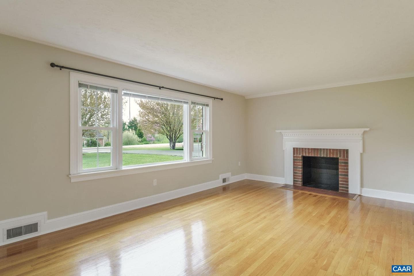 2613 Northfield Rd photo 5