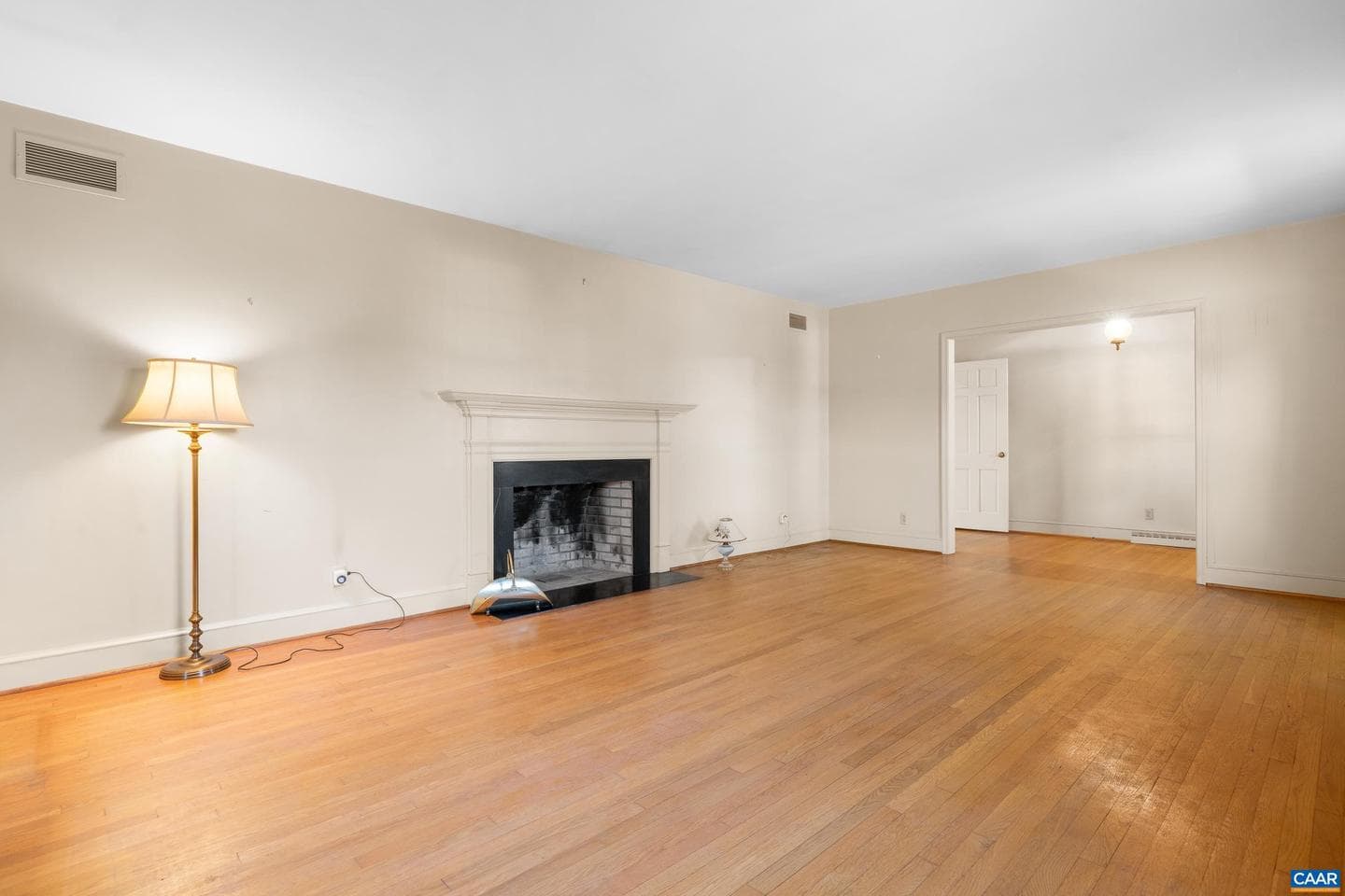 505 W Baker St photo 17