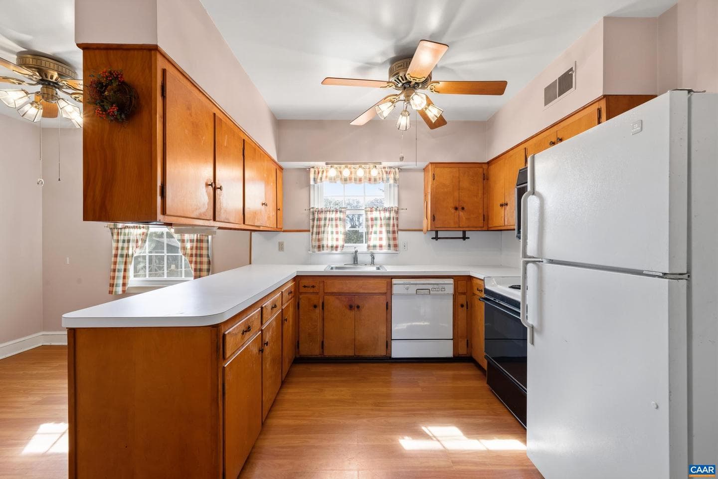 505 W Baker St photo 20