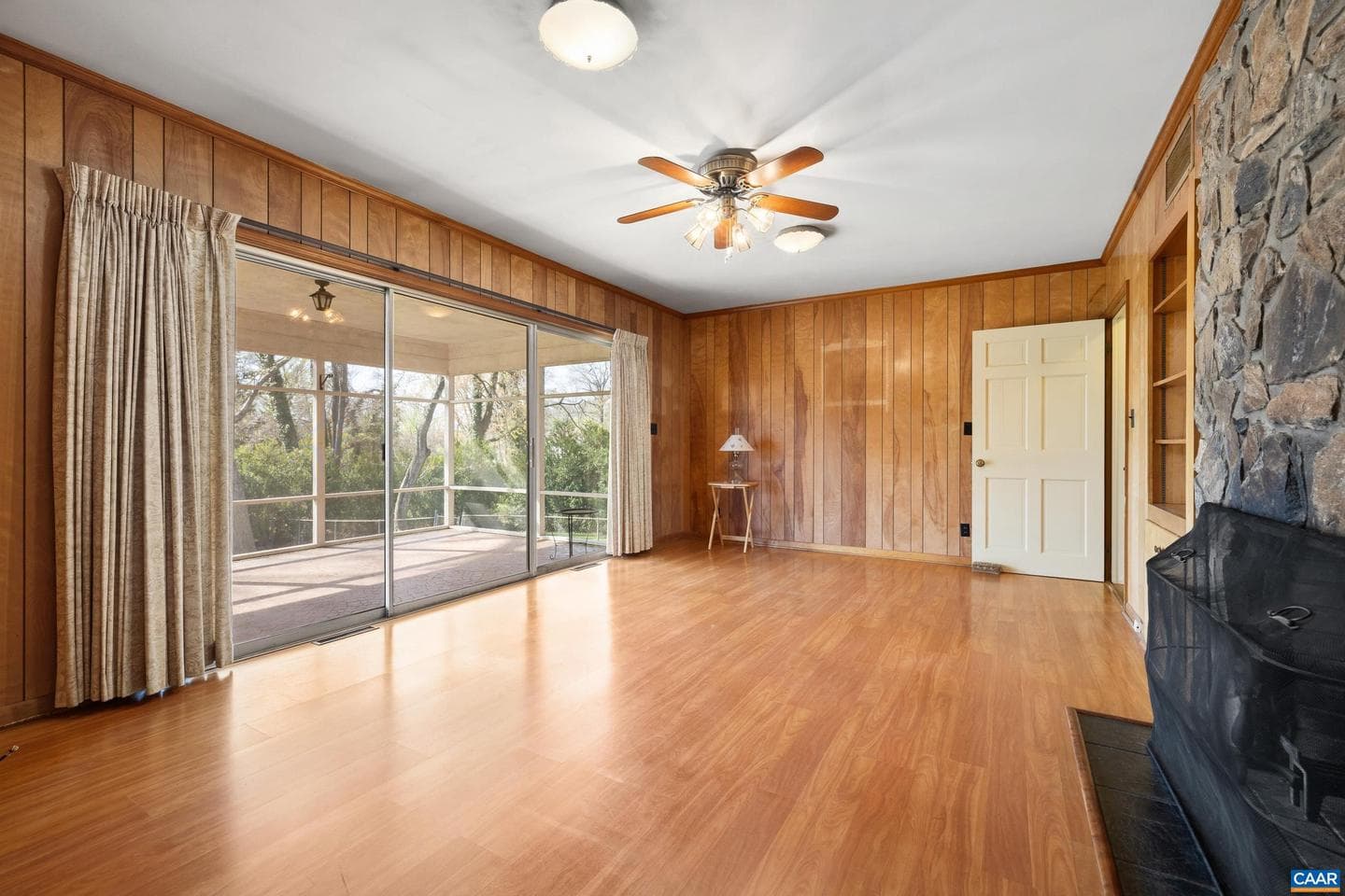 505 W Baker St photo 28