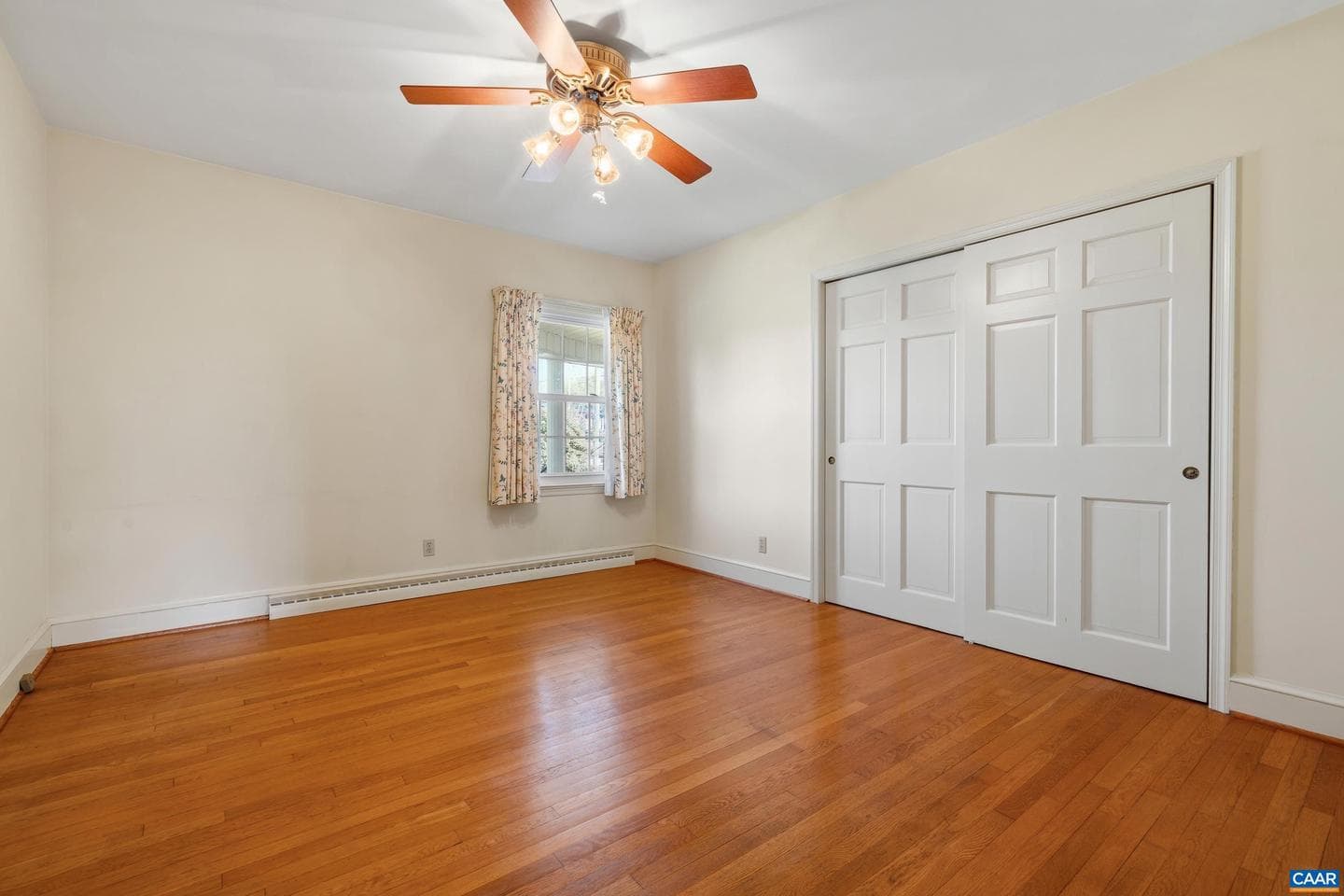 505 W Baker St photo 33