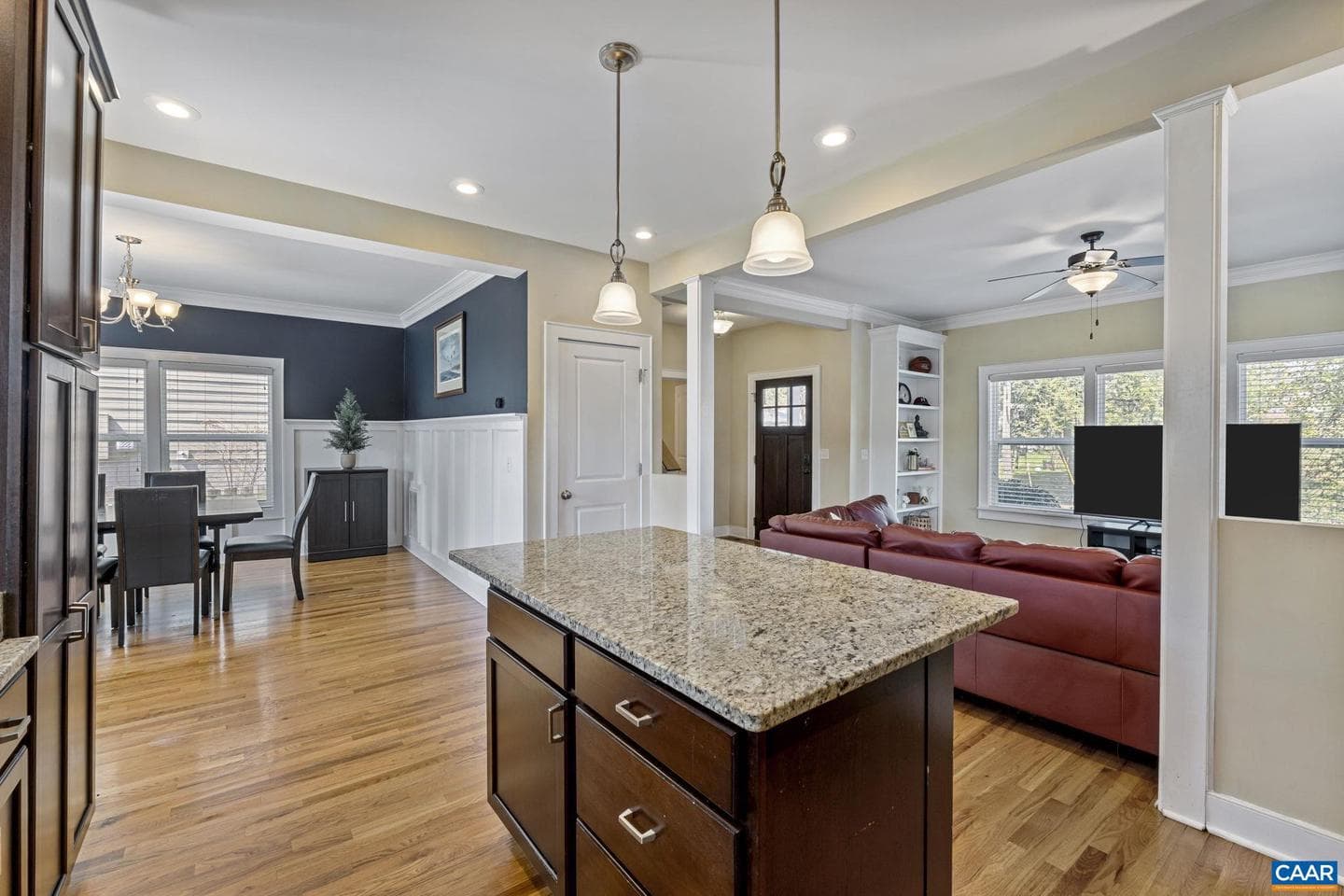 904 Rockland Ave photo 10