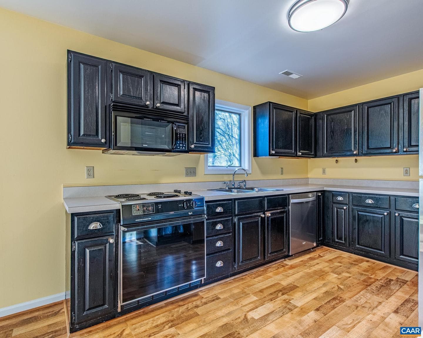 1381 Gristmill Dr photo 10