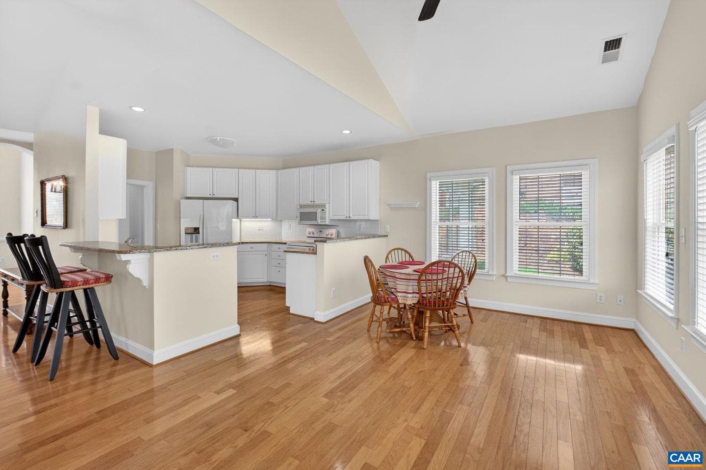 1804 Creekview Ln photo 15