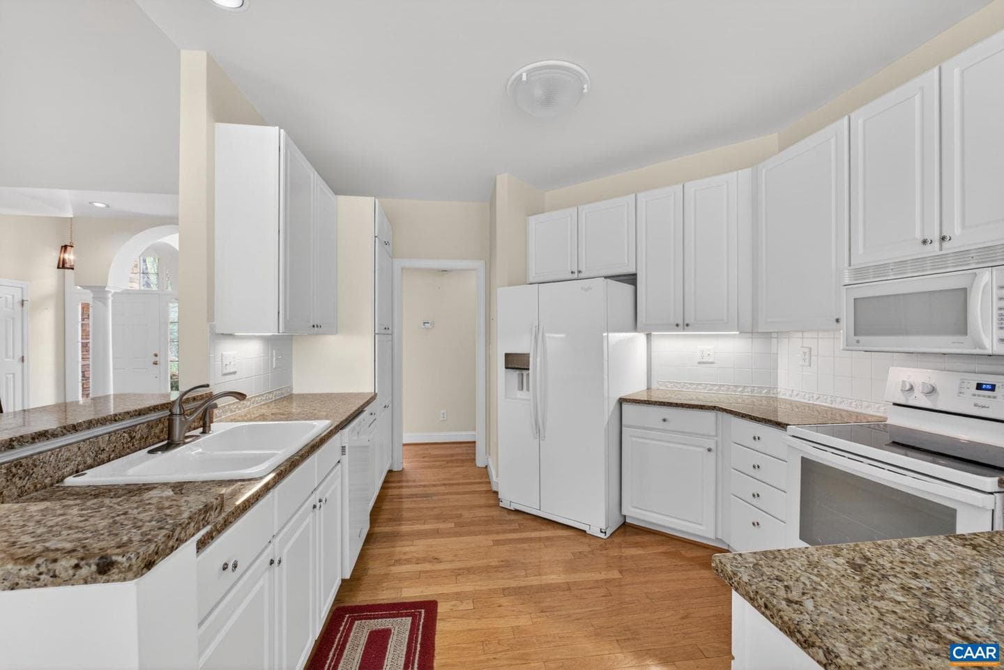 1804 Creekview Ln photo 4
