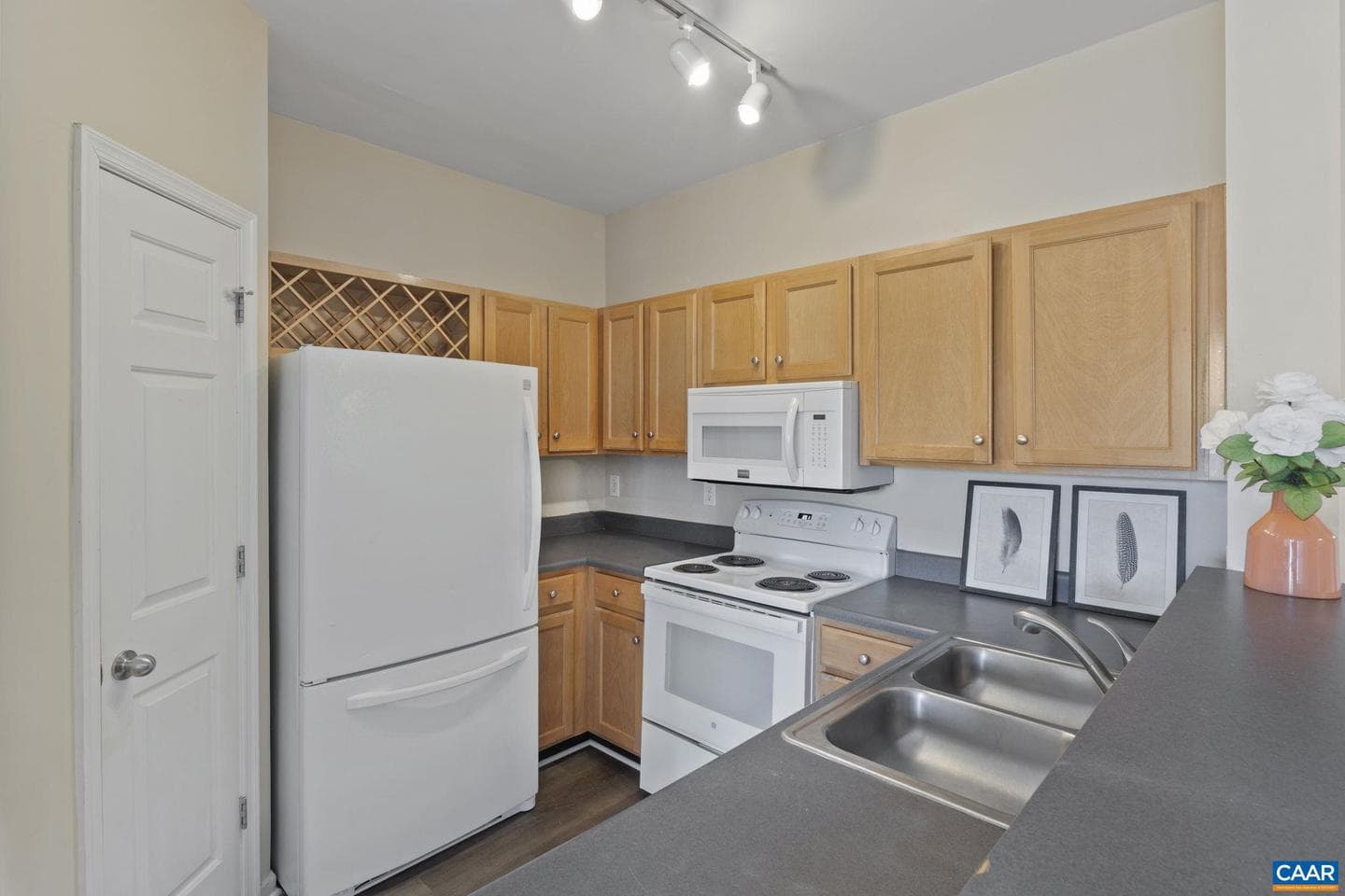 280 Riverbend Dr #1e photo 13