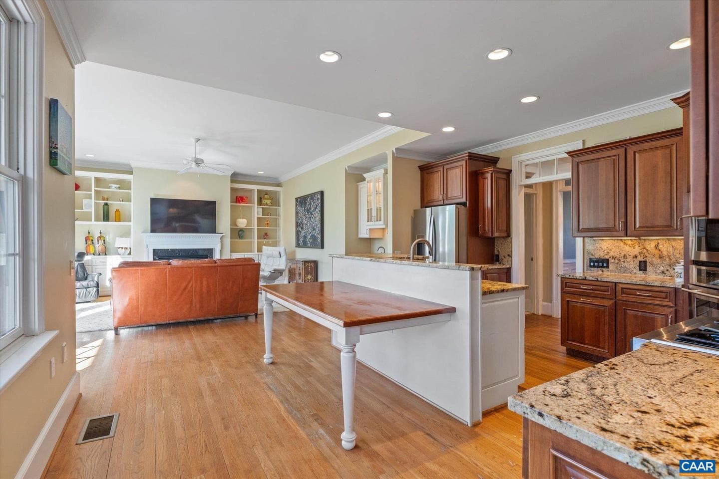 1813 Westerham St photo 37
