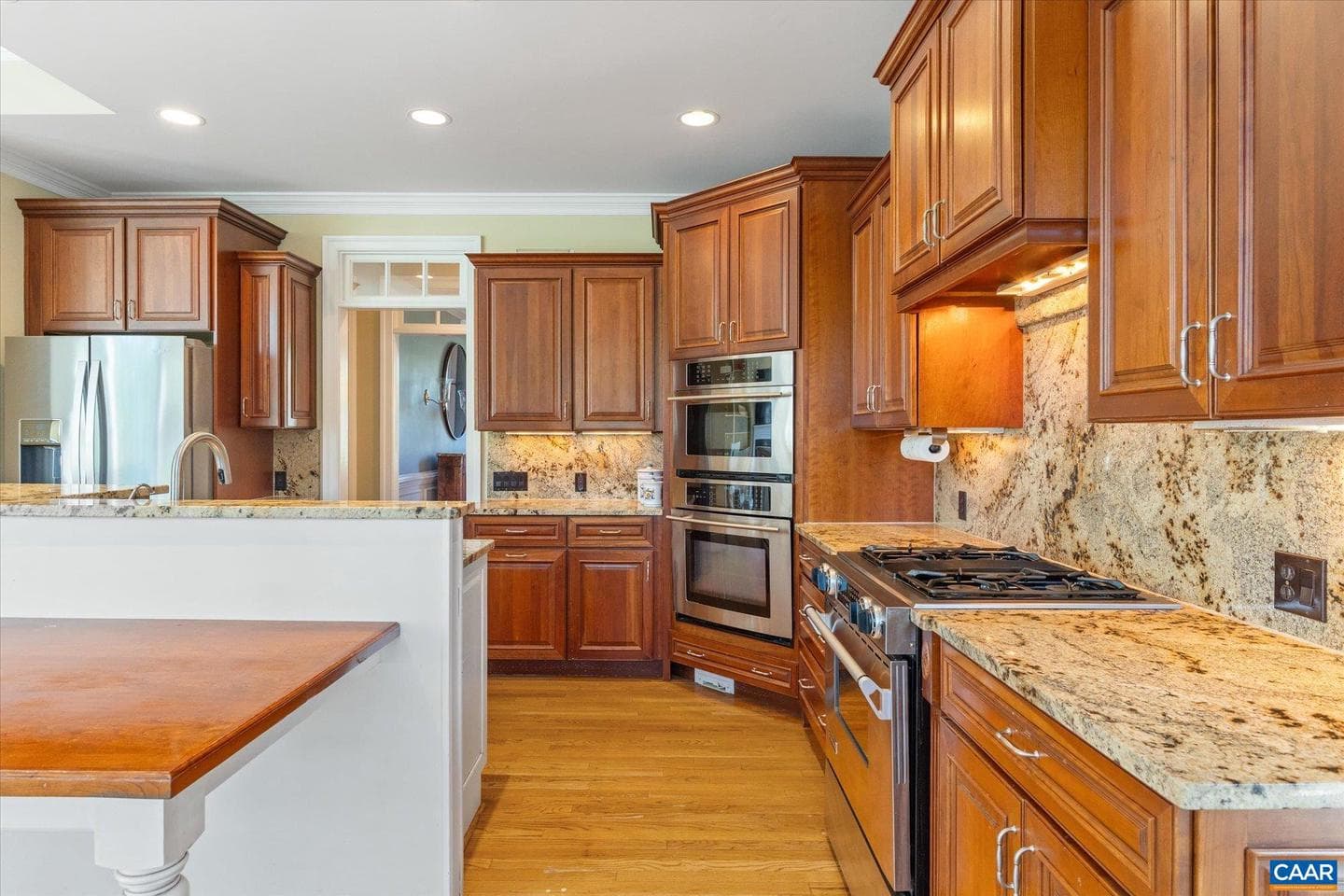 1813 Westerham St photo 38