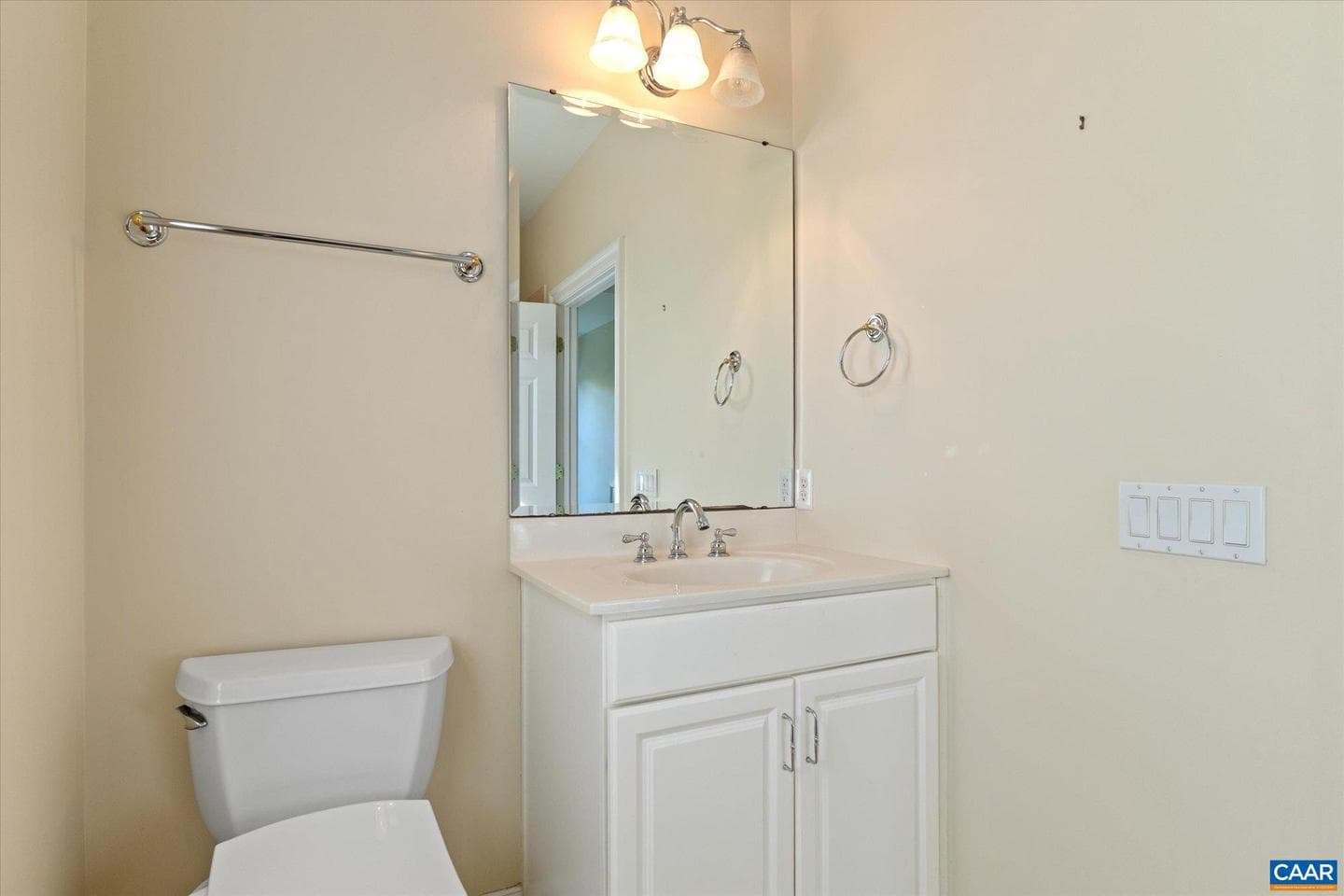 1813 Westerham St photo 55