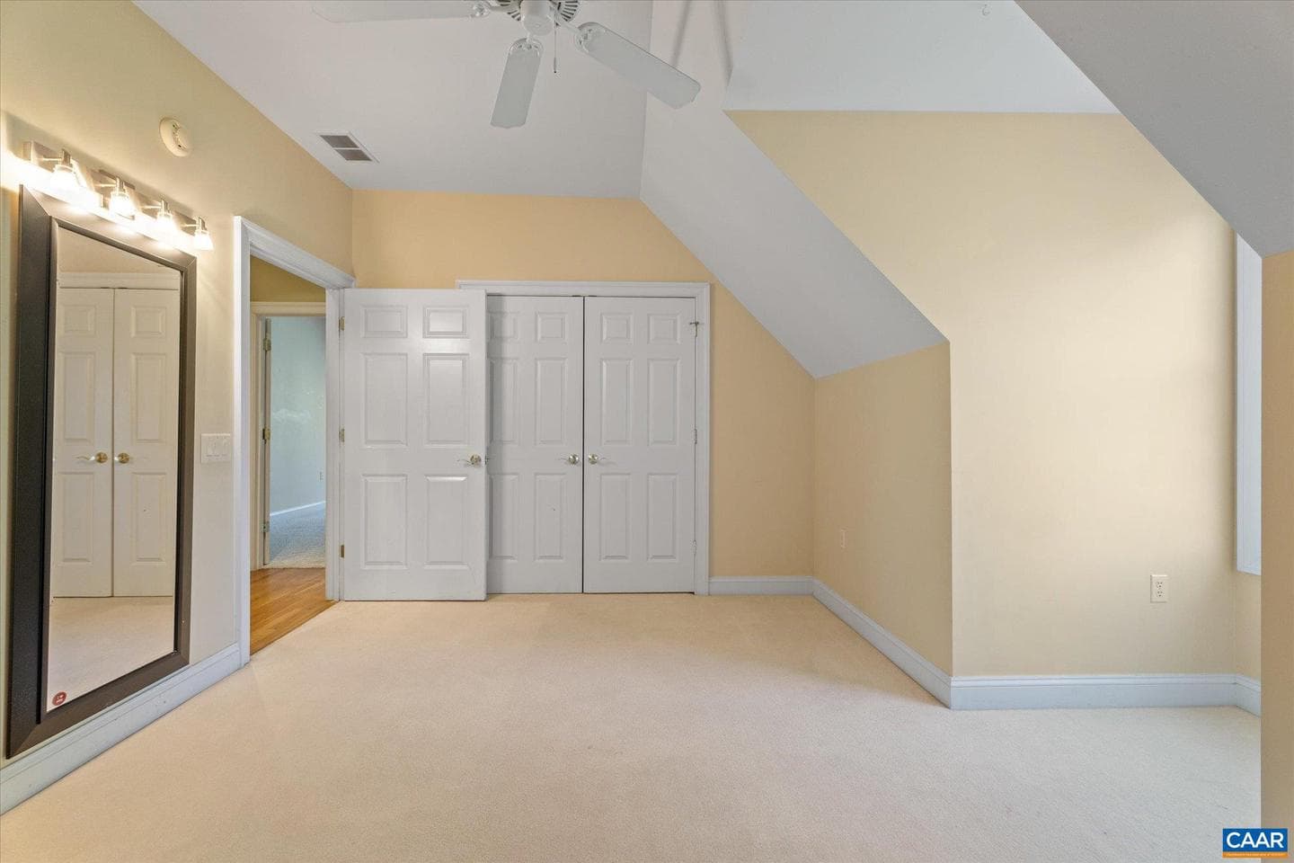 1813 Westerham St photo 60