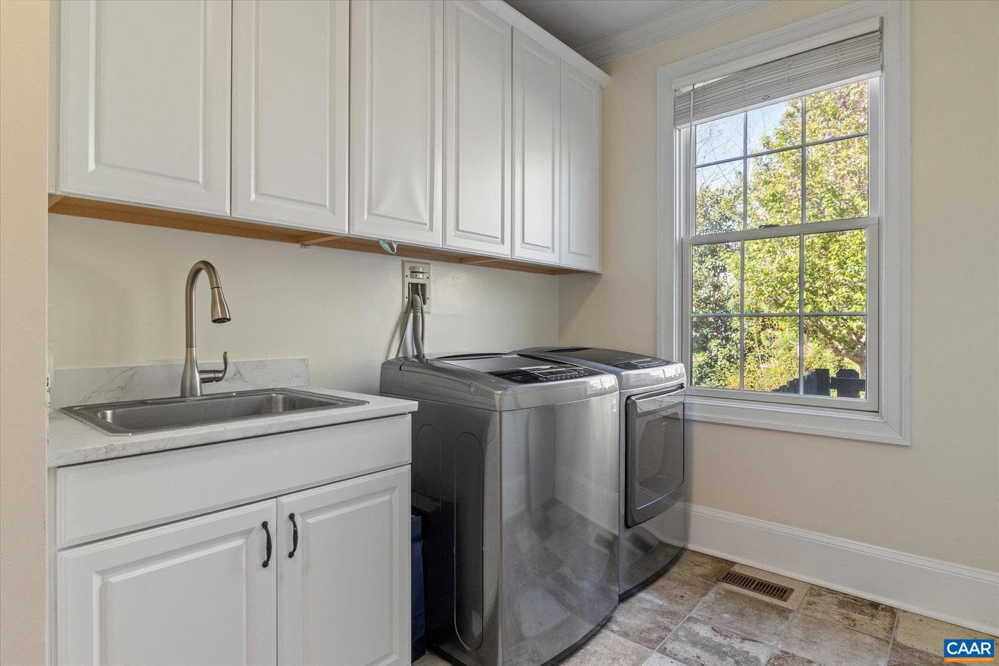 1813 Westerham St photo 67