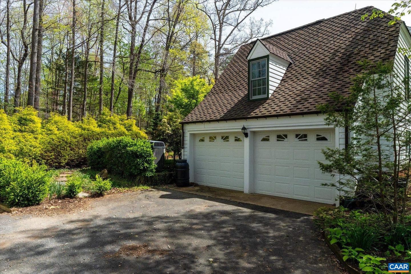 995 Old Garth Rd photo 67