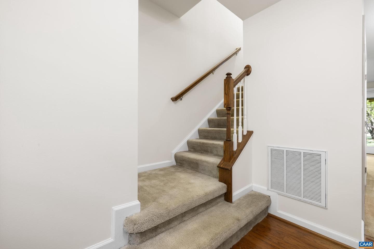 310 Patriot Way photo 9