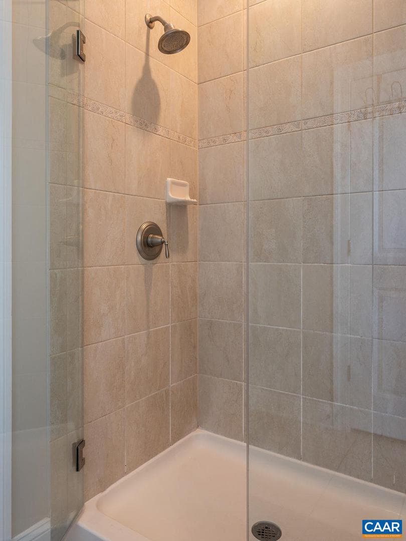 2706 Lockerbie Ln photo 25