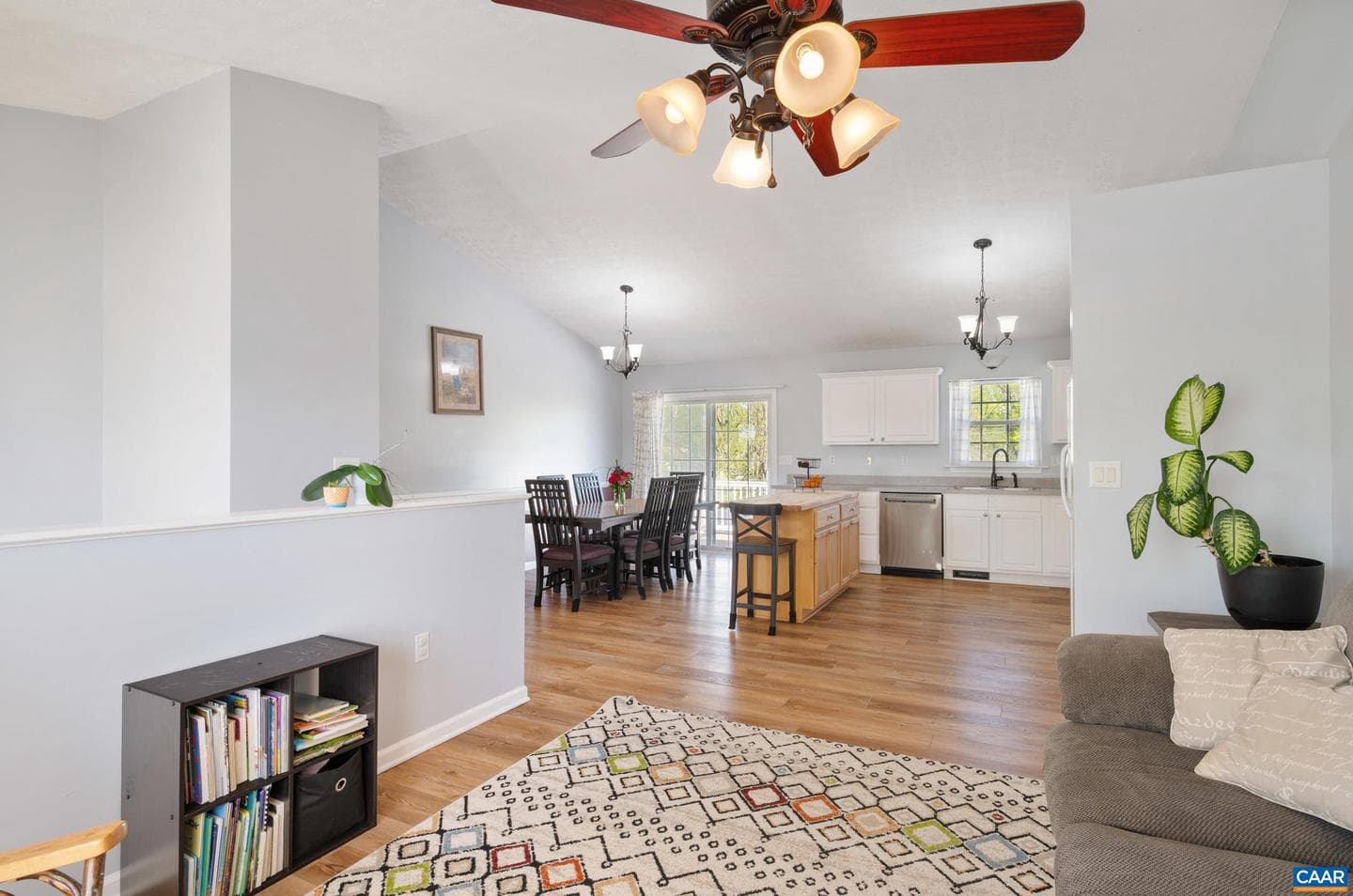 225 Mayfield Ln photo 13