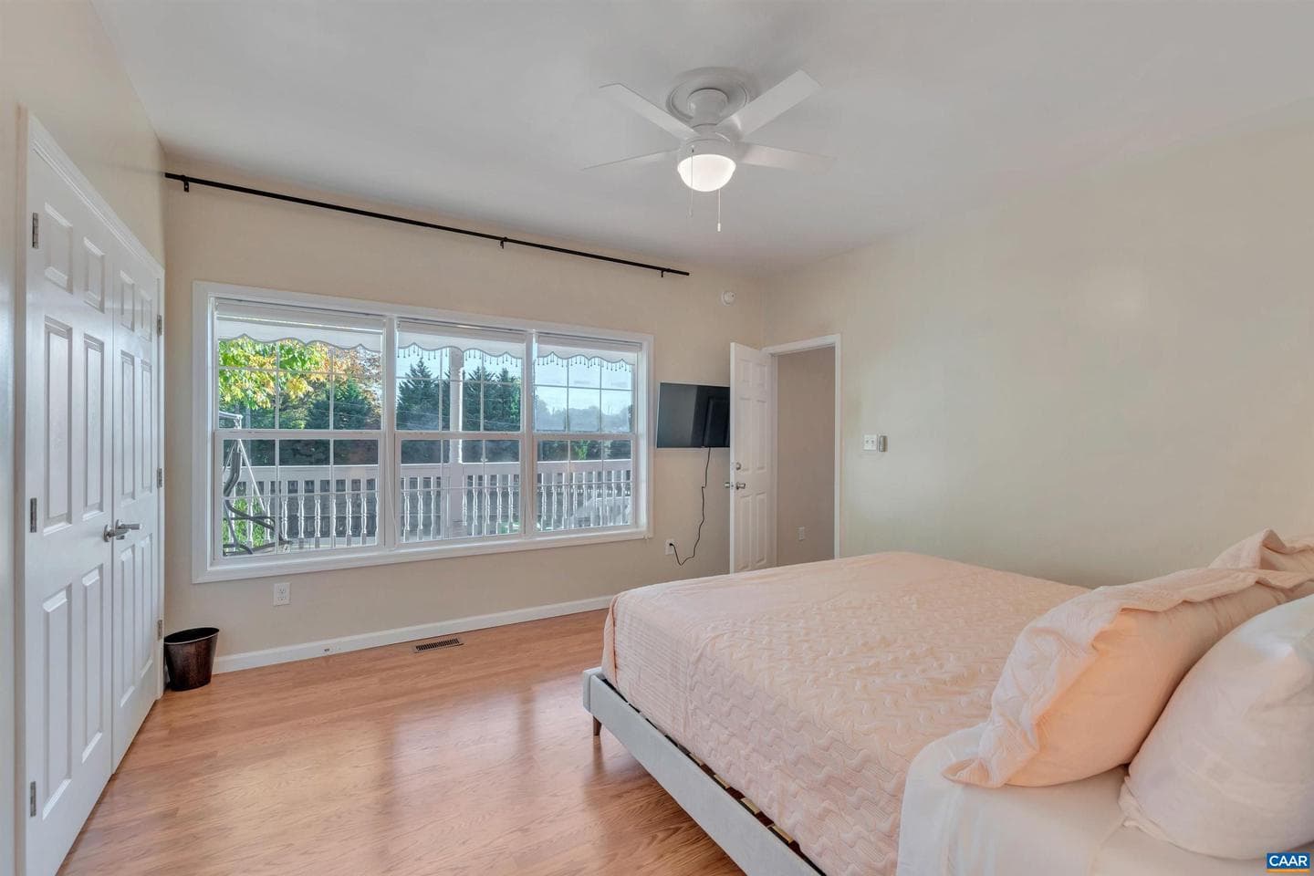 1006 Long St photo 5