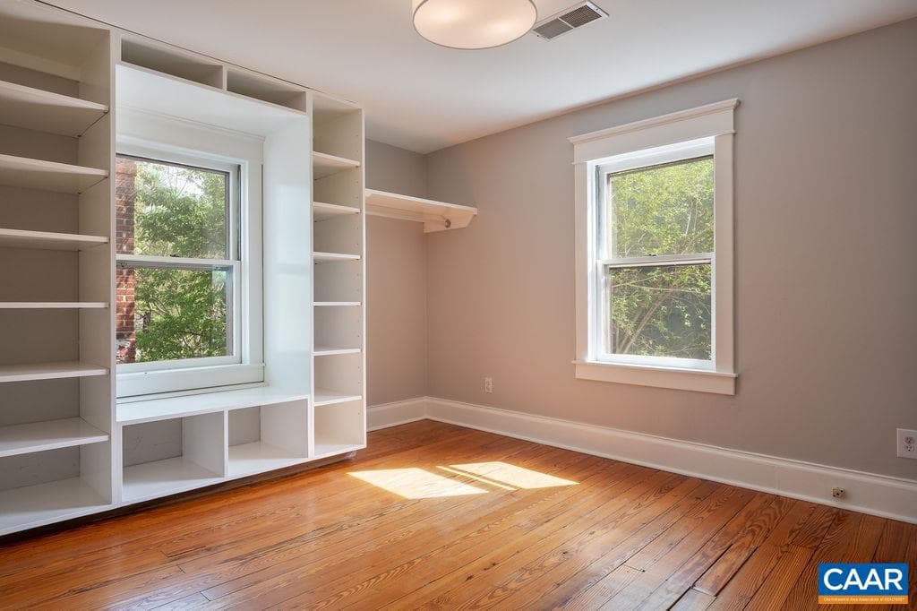 118 Goodman St photo 23