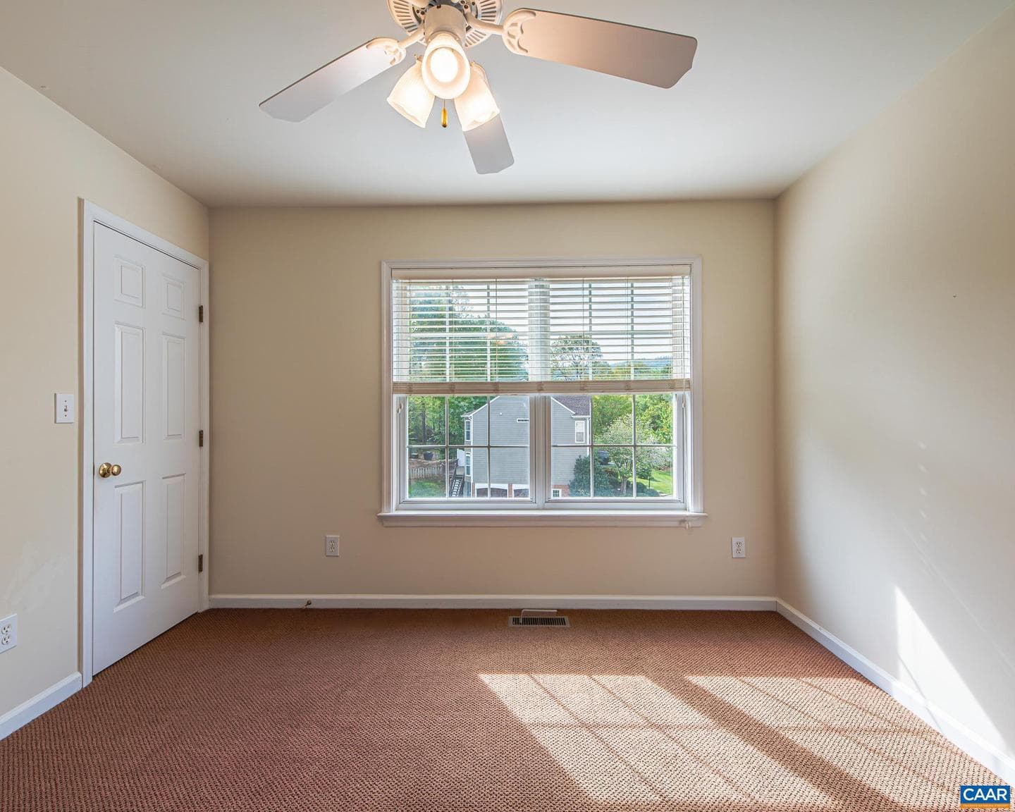 352 Leaping Fox Ct photo 31