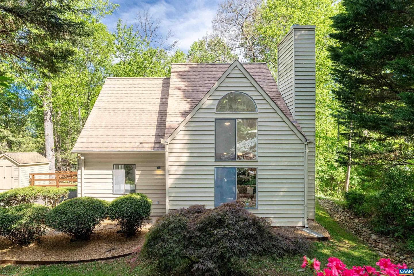 220 Homestead Ln photo 2