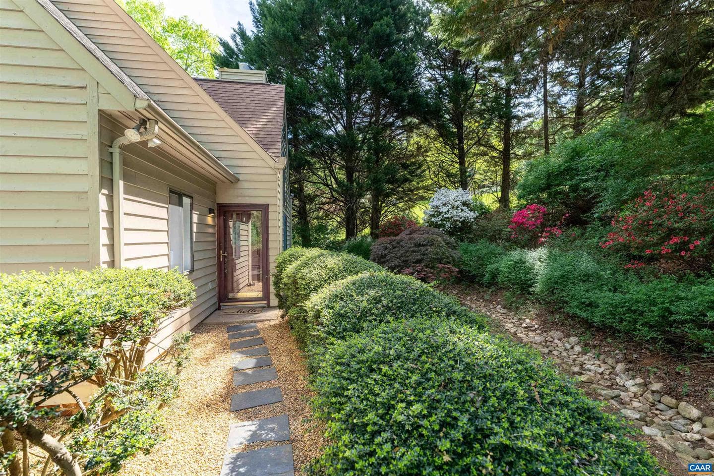 220 Homestead Ln photo 3