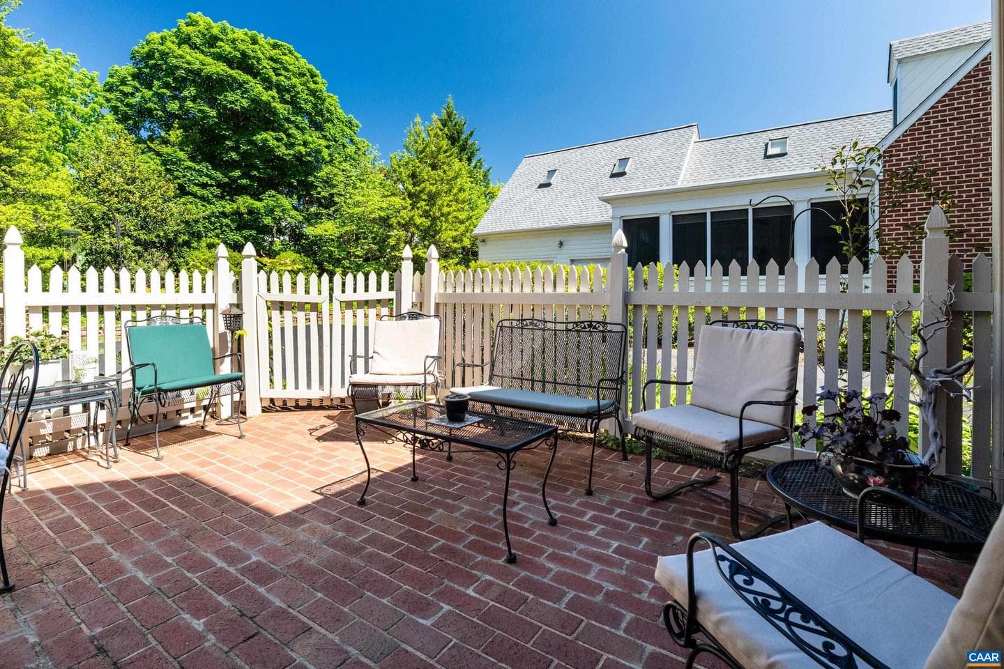 1126 Marion Dr photo 42