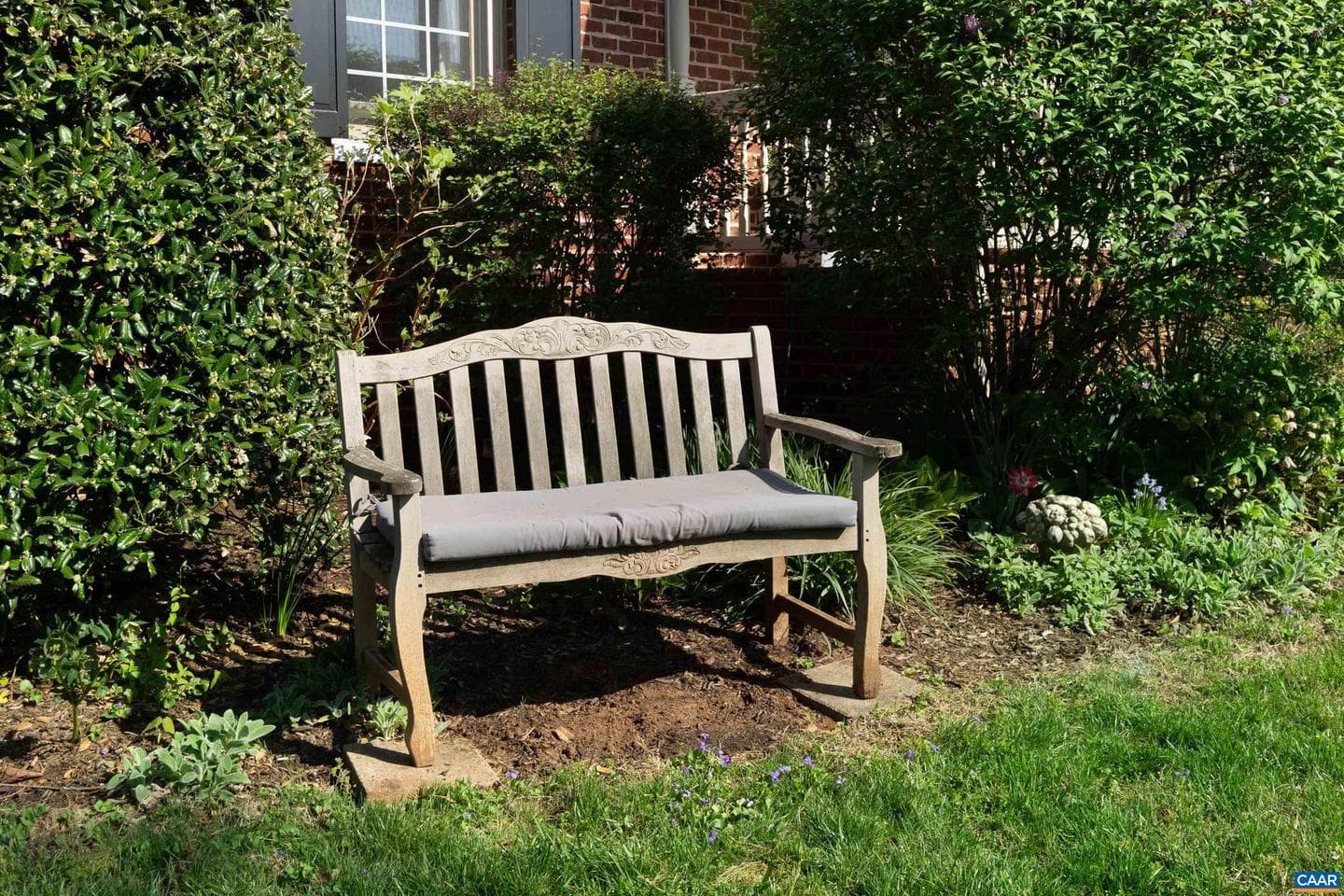1126 Marion Dr photo 5