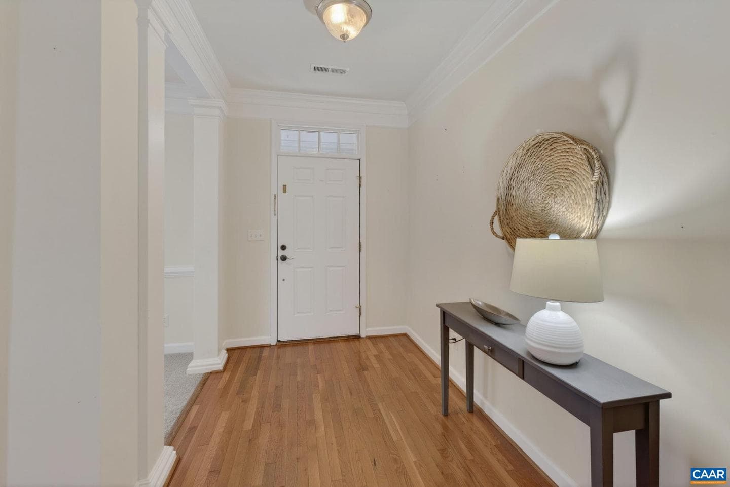 532 Summerford Ln photo 3