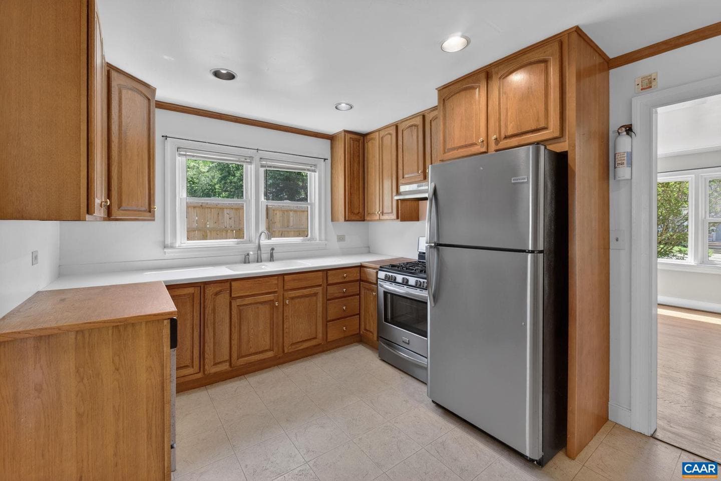 511 Stonehenge Ave photo 12