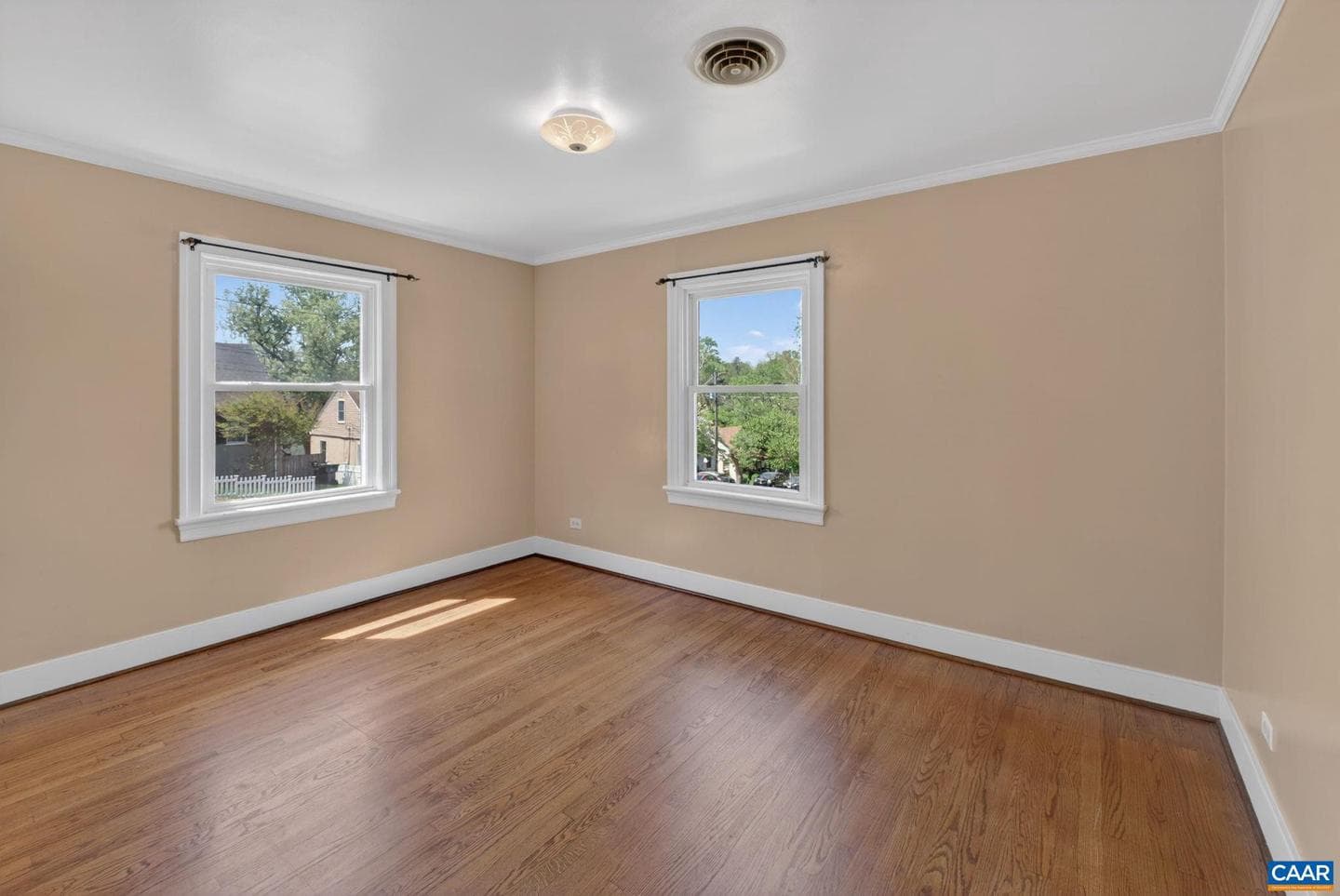 511 Stonehenge Ave photo 18